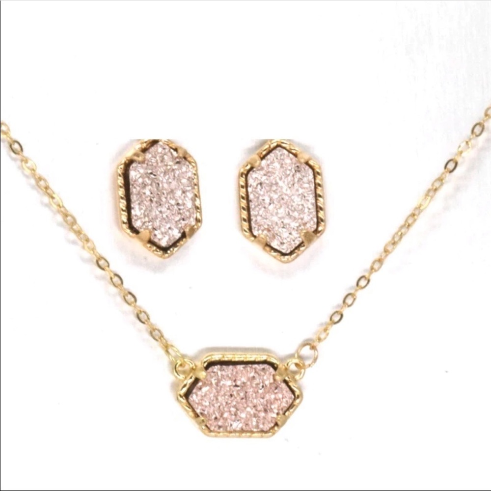 Druzy Necklace and Earring Set ✨